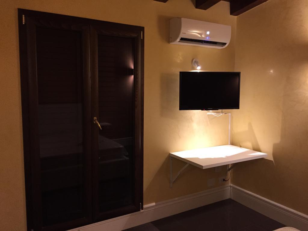 Bed and Breakfast Palazzo Eliss Margherita Di Savoia Pokoj fotografie